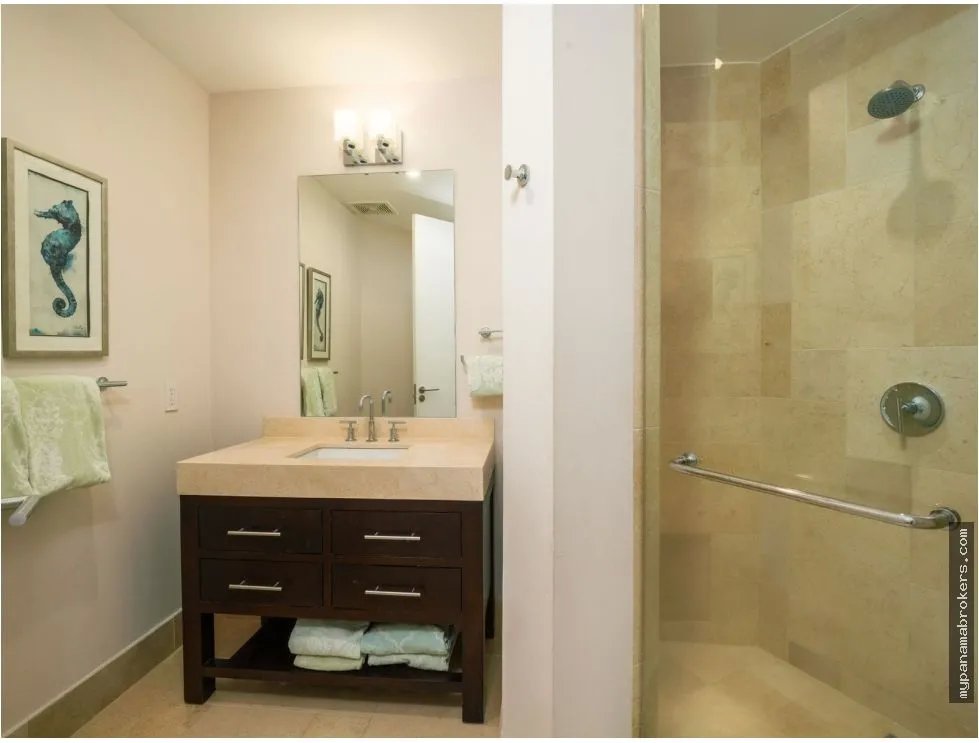 Apartment for sale in Farallon