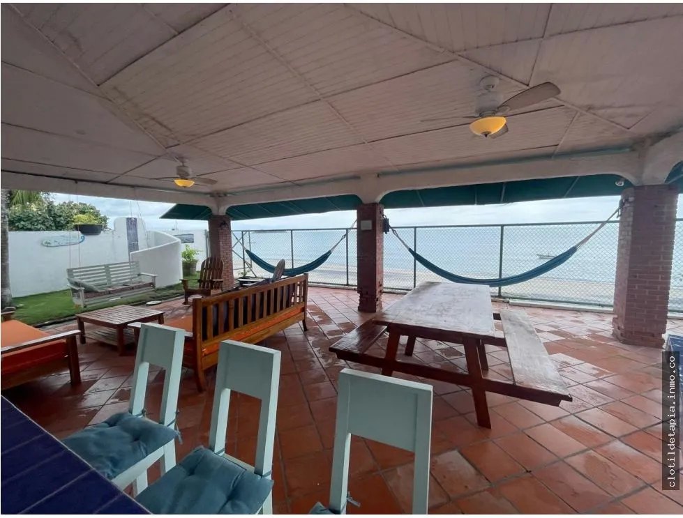 Se vende casa frente al mar en Farallón, Coclé