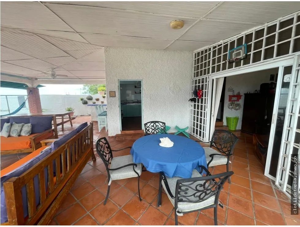 Se vende casa frente al mar en Farallón, Coclé