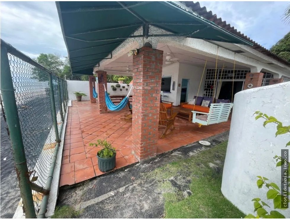 Se vende casa frente al mar en Farallón, Coclé