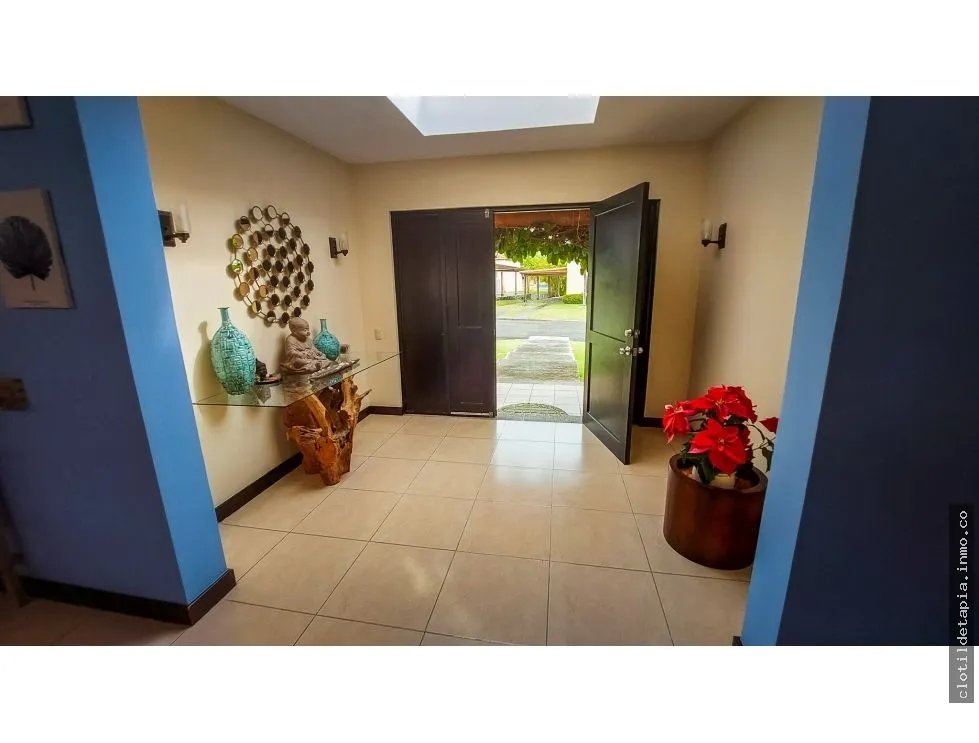 Single Family House for sale in Farallon