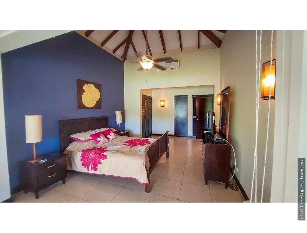 Single Family House for sale in Farallon