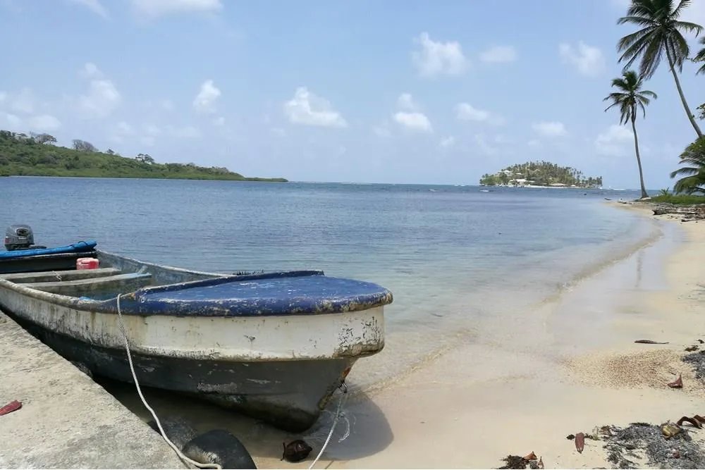 Lote con Isla y Playa en venta en Bahía Cacique, Portobelo, Colón