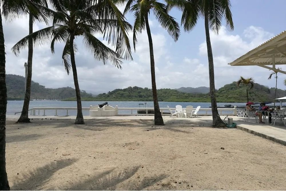 Lote con Isla y Playa en venta en Bahía Cacique, Portobelo, Colón