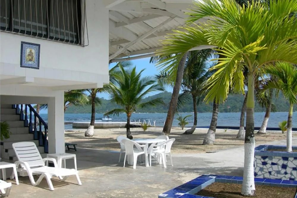 Lote con Isla y Playa en venta en Bahía Cacique, Portobelo, Colón