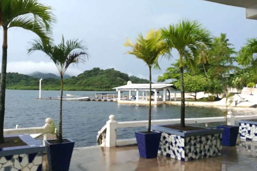 Lote con Isla y Playa en venta en Bahía Cacique, Portobelo, Colón