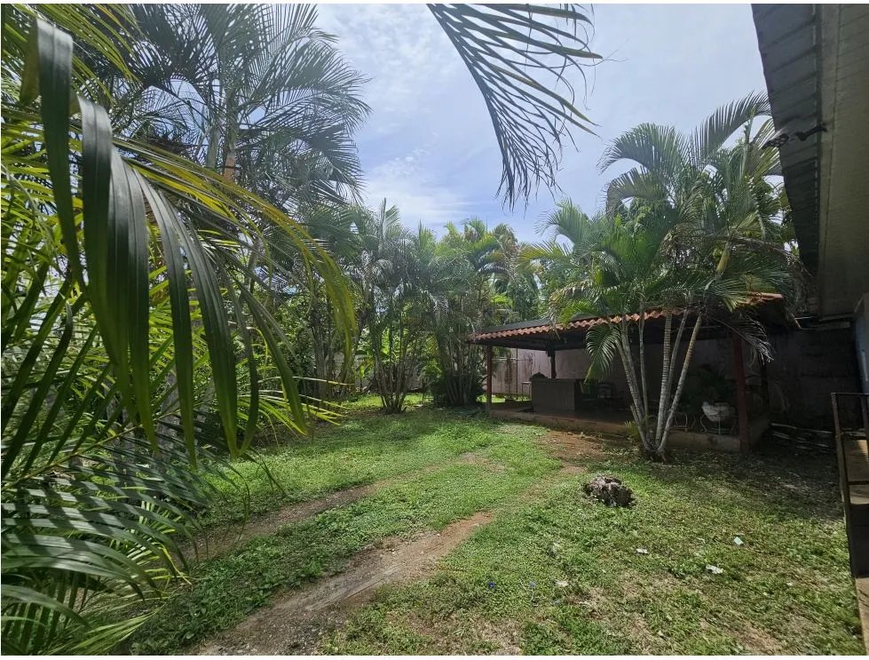 Venta de casa de esquina en Chitré, Herrera