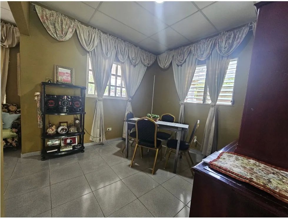 Venta de casa de esquina en Chitré, Herrera