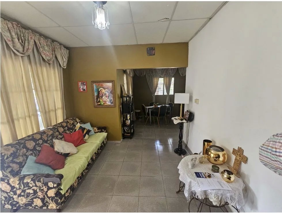 Venta de casa de esquina en Chitré, Herrera