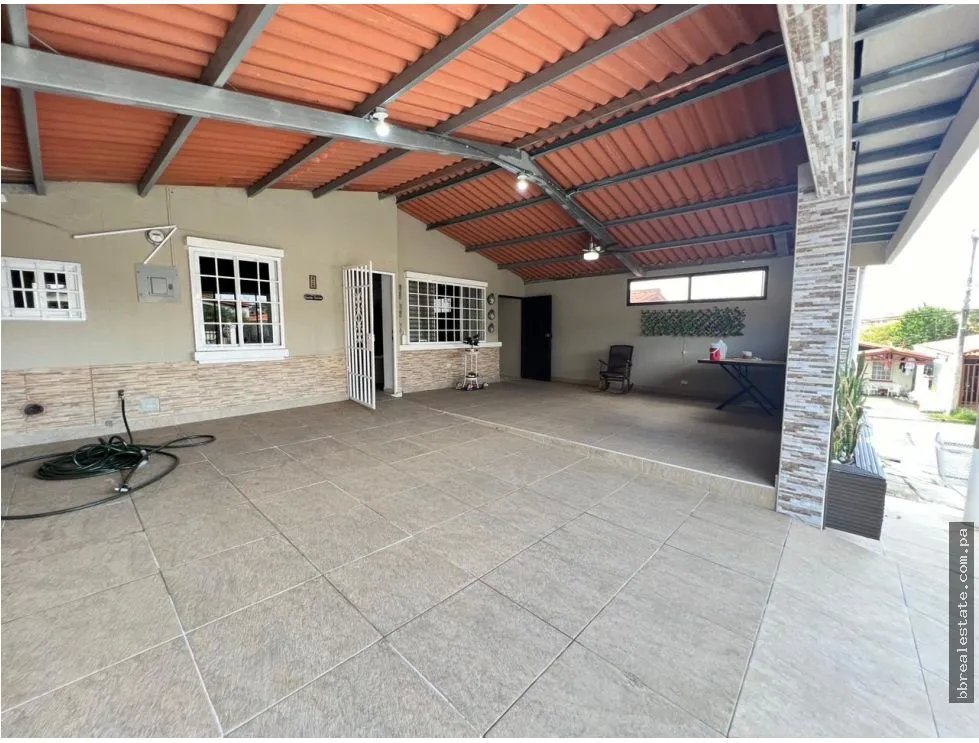 VENTA DE CASA EN ARRAIJAN, LAGO EMPERADOR
