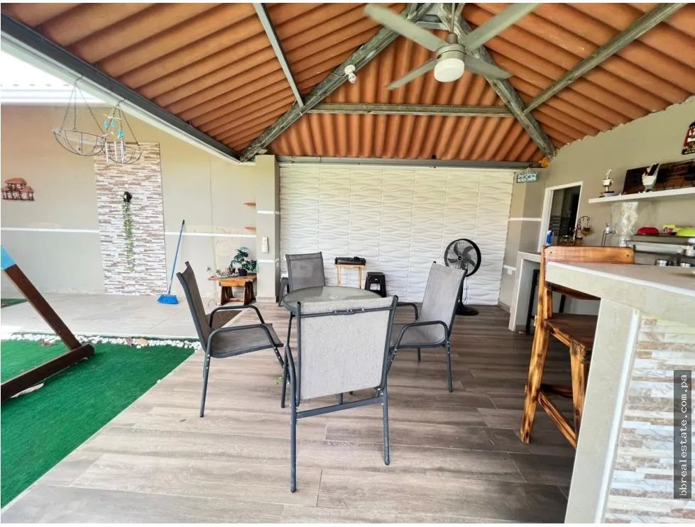 VENTA DE CASA EN ARRAIJAN, LAGO EMPERADOR