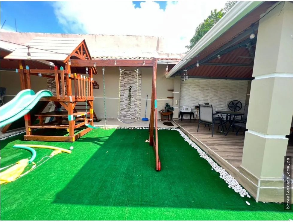VENTA DE CASA EN ARRAIJAN, LAGO EMPERADOR