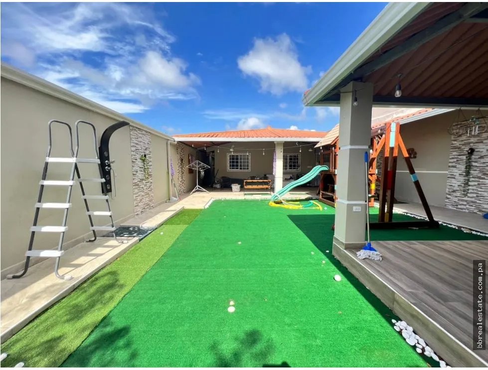 VENTA DE CASA EN ARRAIJAN, LAGO EMPERADOR