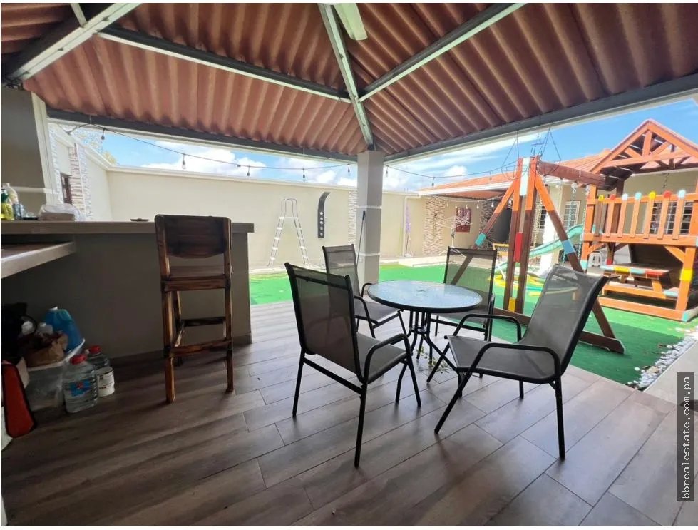 VENTA DE CASA EN ARRAIJAN, LAGO EMPERADOR