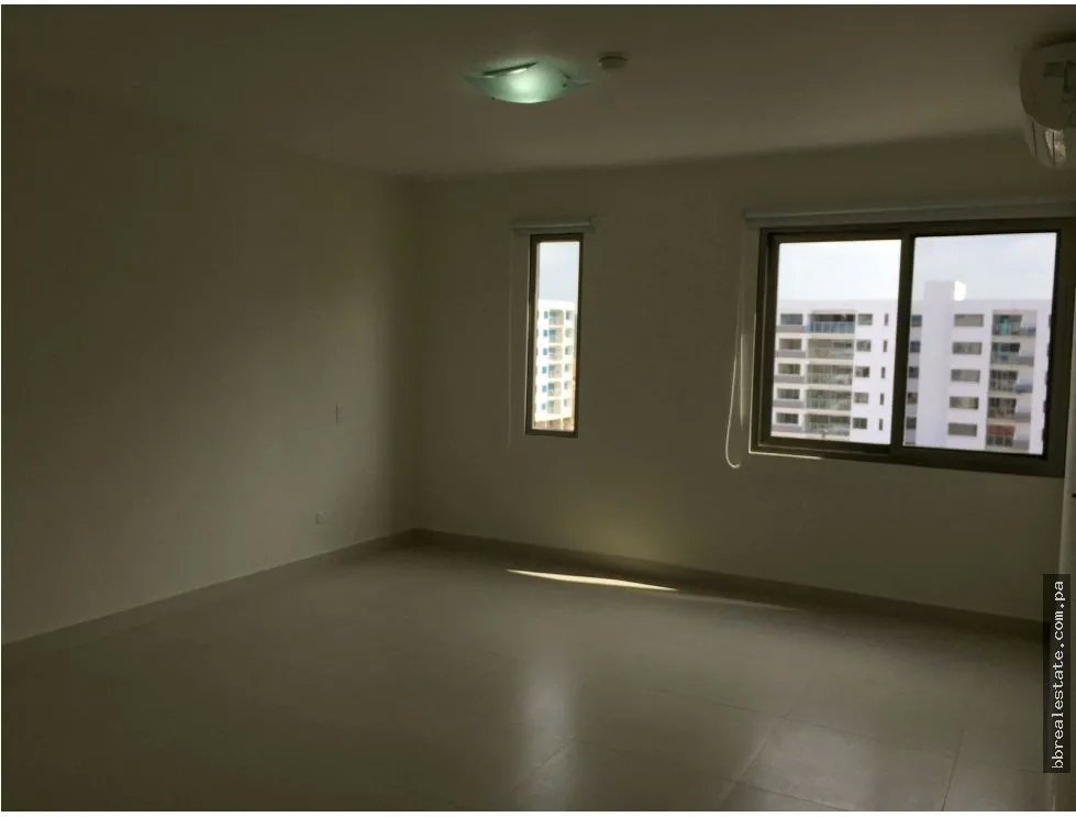 Se Alquila Apartamento en Panama Pacifico, Ph Woodlands