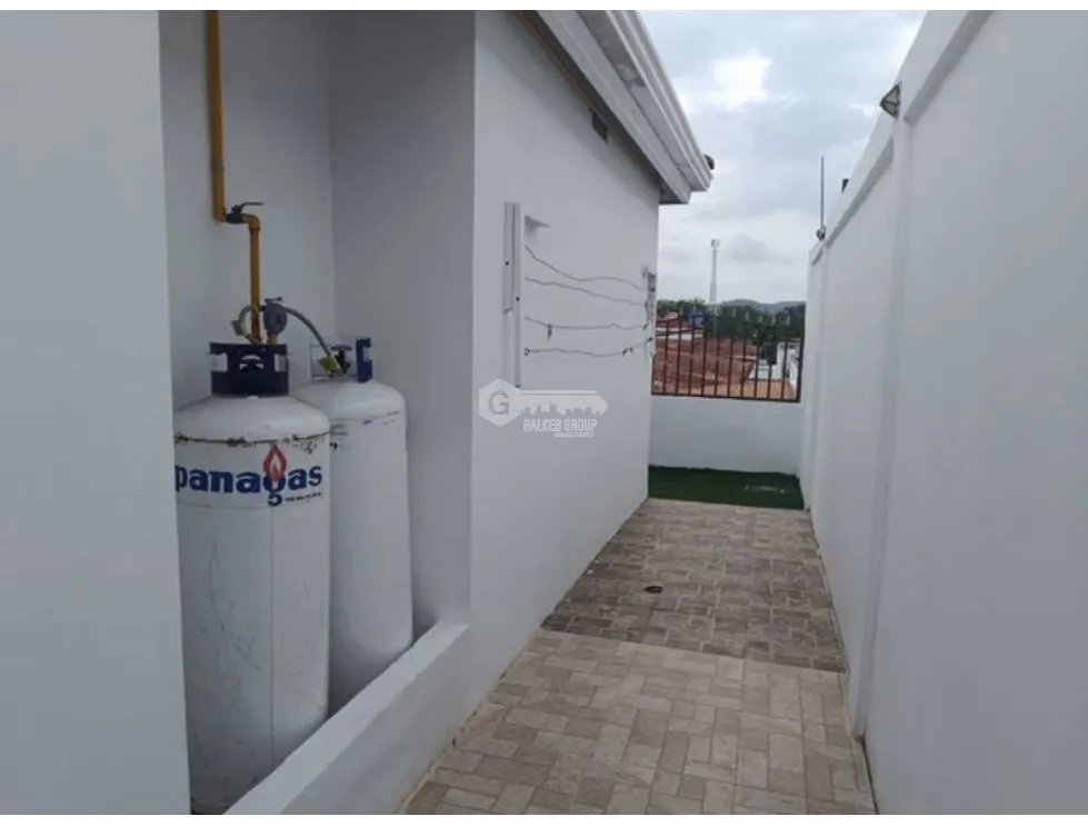 SE ALQUILA CASA EN ARRAIJAN ECOGARDENS 350 M2 CON TERRAZA