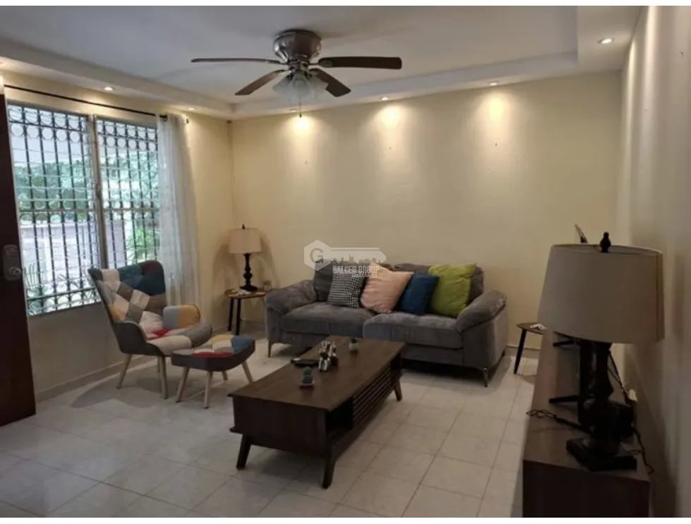 CHORRERA / LAS LOMAS / 4 HABITACIONES / 360 M2 / AMPLIO PATIO