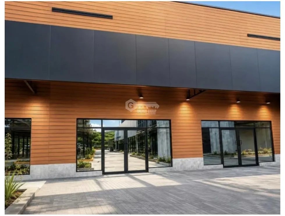 SE ALQUILA LOCAL COMERCIAL EN  PLAZA WEST VILLAGE 95 M2 MODERNO