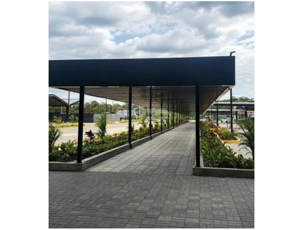 LOCAL COMERCIAL / CHORRERA / PLAZA WEST VILLAGE / 95 M2 / MODERNO