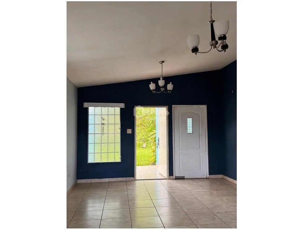 SE VENDE CASA EN ARRAIJAN BRISAS DEL GOLF 367 M2 CERCADA