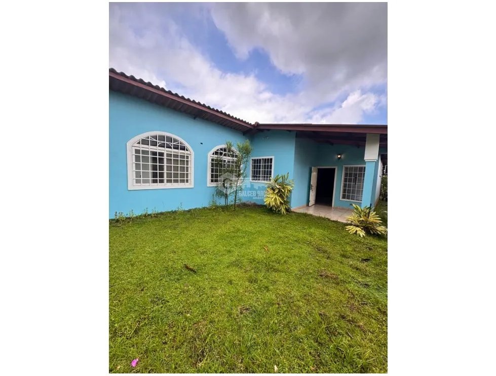 SE VENDE CASA EN ARRAIJAN BRISAS DEL GOLF 367 M2 CERCADA