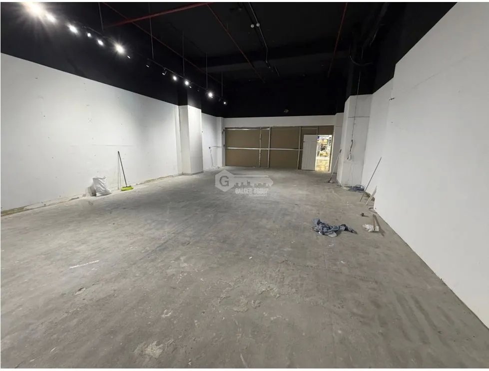SE ALQUILA AMPLIO LOCAL EN WESTLAND MALL PLATA BAJA 160M2