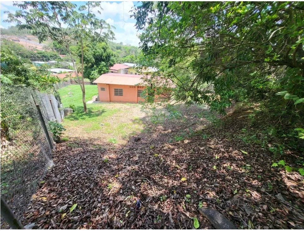 LA CHORRERA / GUDALUPE / 1,382 M2 / DOS CASAS / 5 HABITACIONES