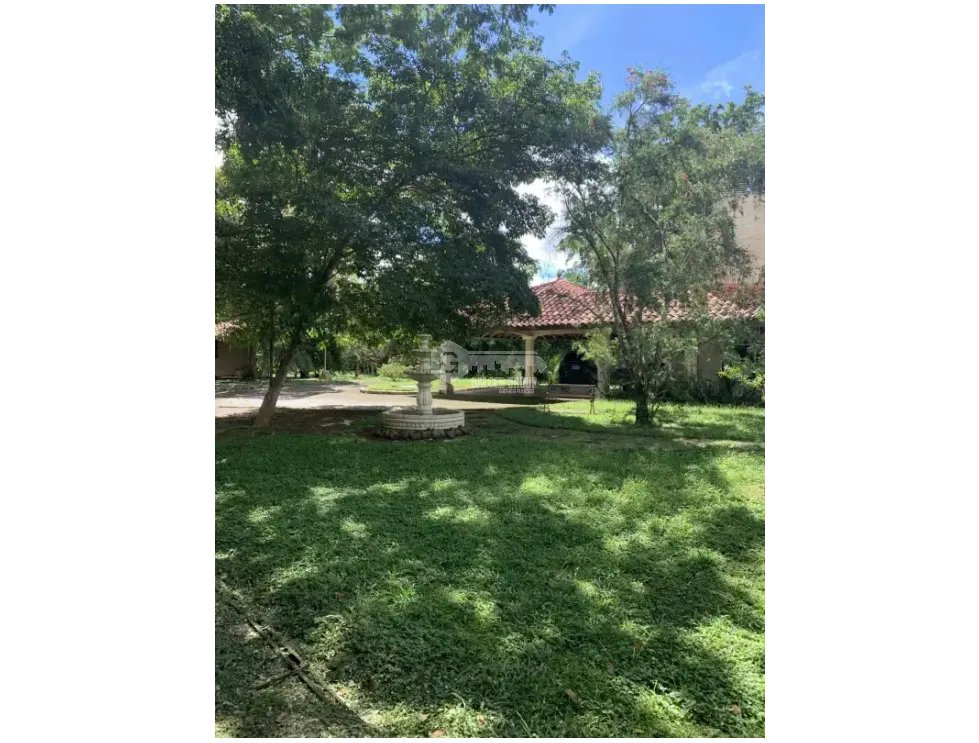 CHITRE / CASA DE CAMPO / 4300 M2 / CON CASA DE HUESPED