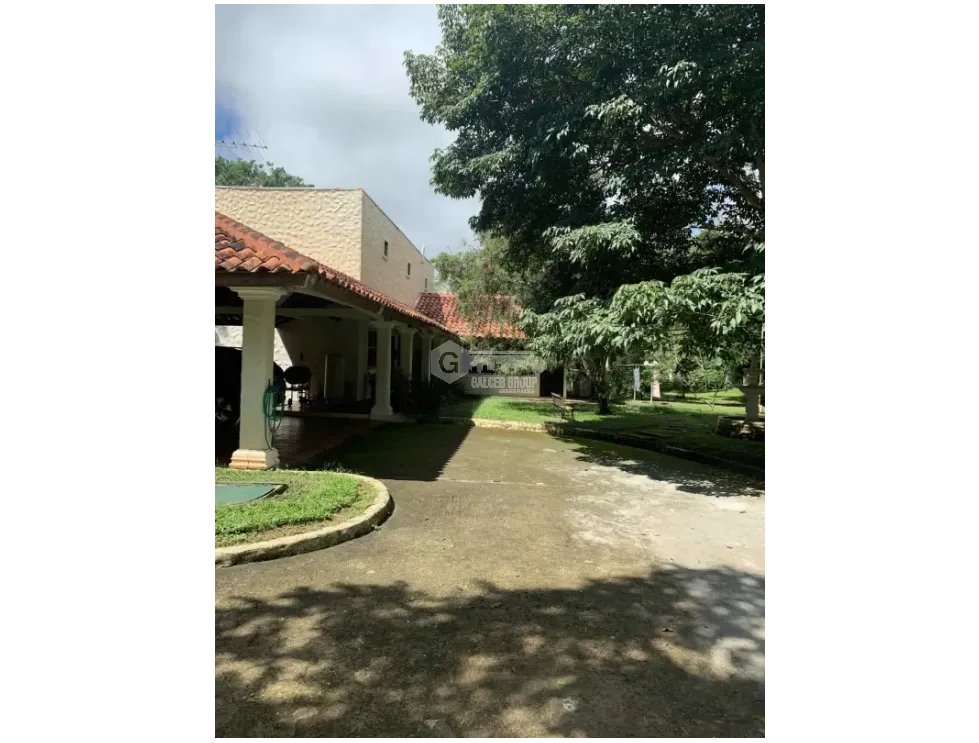 CHITRE / CASA DE CAMPO / 4300 M2 / CON CASA DE HUESPED