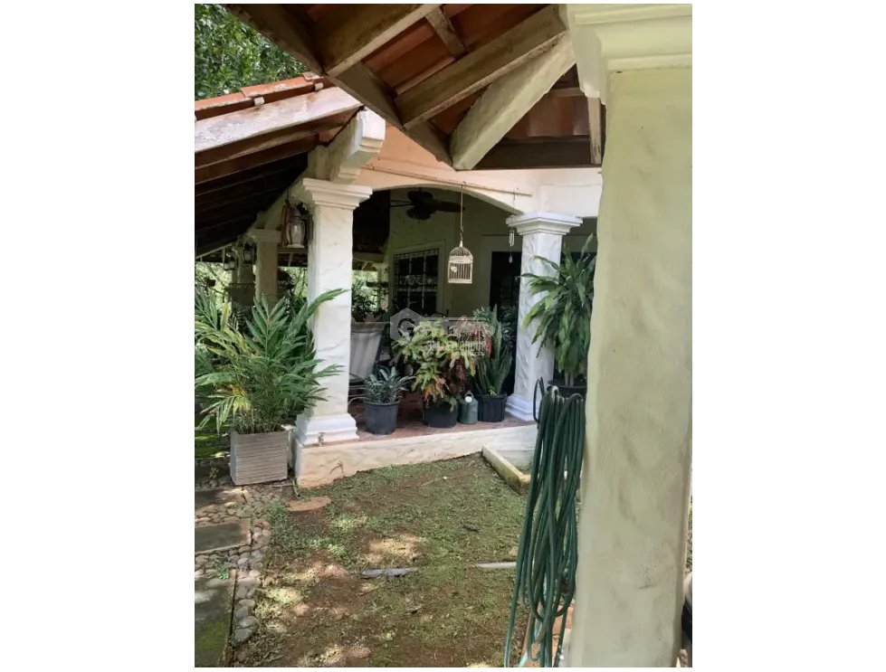CHITRE / CASA DE CAMPO / 4300 M2 / CON CASA DE HUESPED