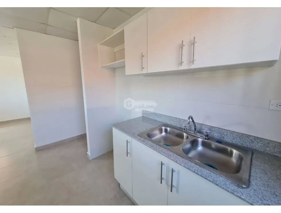 ARRAIJAN / ALTOS DE CERRO TIGRE / 200M2 / 3 HABITAC / TERRAZA / PATIO
