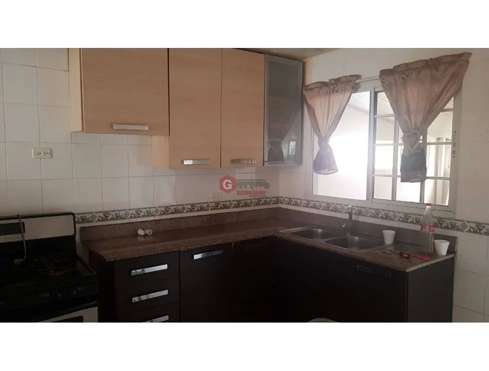 ARRAIJAN / VILLAS EL CARRIZAL / 3 HABITACIONES / 250m2 / VACIO