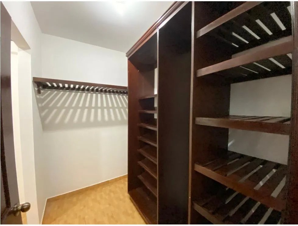 SE VENDE CASA EN RESIDENCIAL HOWARD DE 3 HABITACIONES 596M2