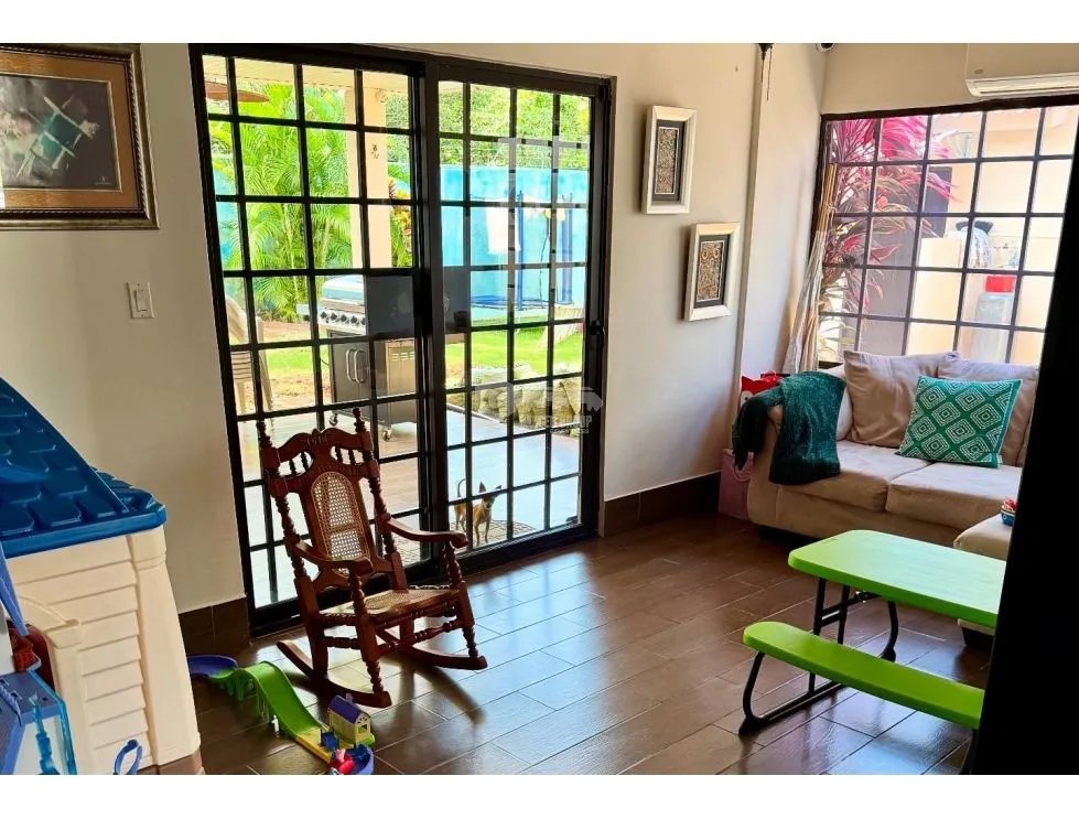 SE VENDE CASA CON TERRAZA EN PH SUNSET HILL COSTA VERDE LA CHORRERA