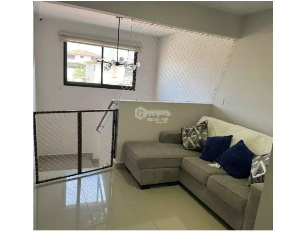 SE VENDE CASA EN COSTA VERDE PH SUNSET HILL CON TERRAZA Y PATIO
