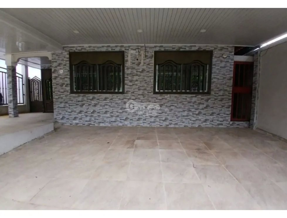 ARRAIJAN / BRISAS DEL GOLF / 298M / 4 HABITACION / 2 PARKING / PISCINA