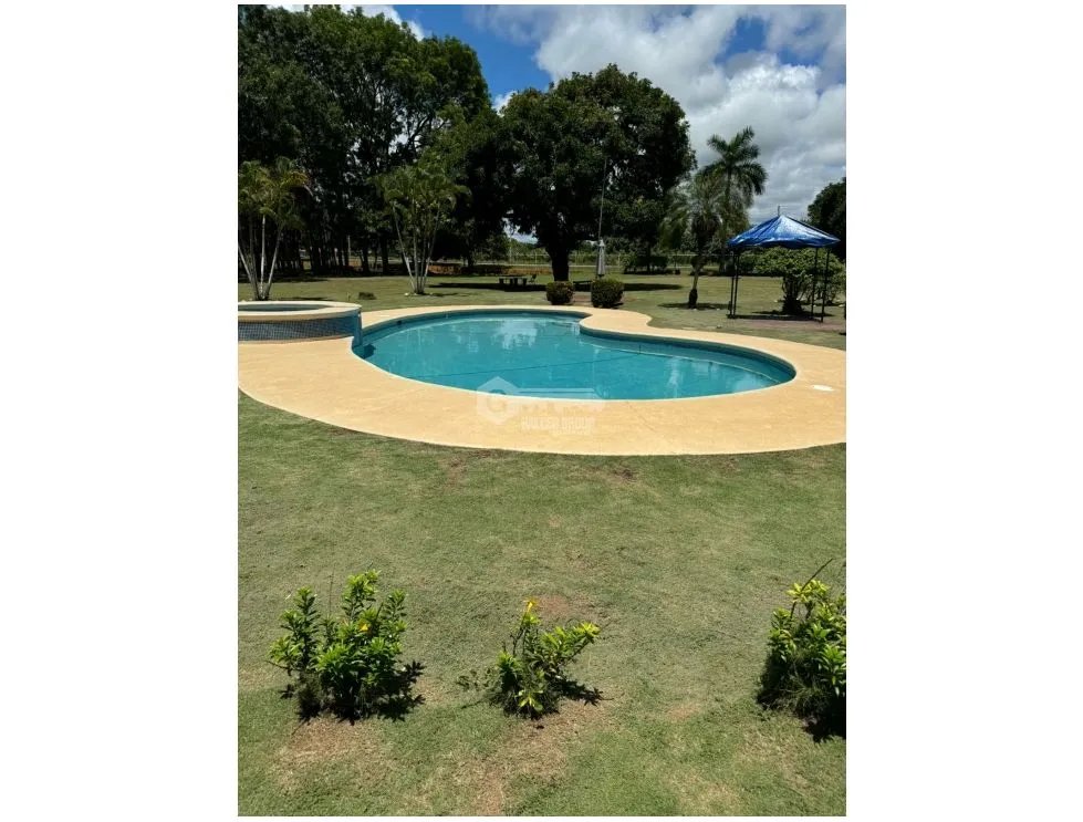COCLE / ANTON / 80000M PLANOS / 4 CASAS / 8 CABAÑAS / SOBRE LA VIA AG
