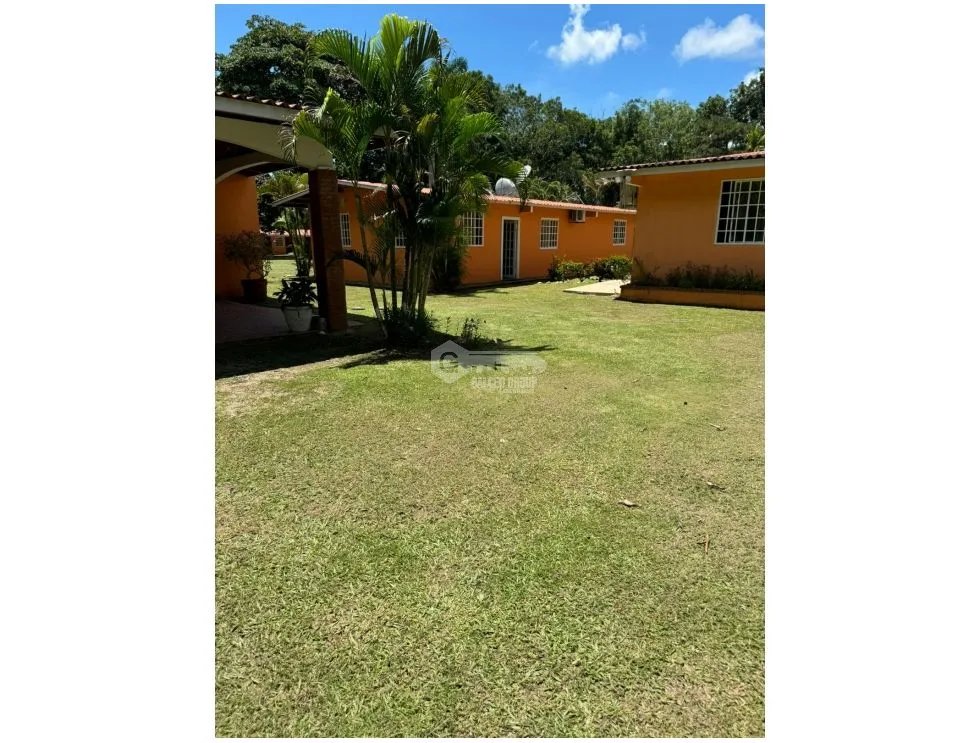 COCLE / ANTON / 80000M PLANOS / 4 CASAS / 8 CABAÑAS / SOBRE LA VIA AG