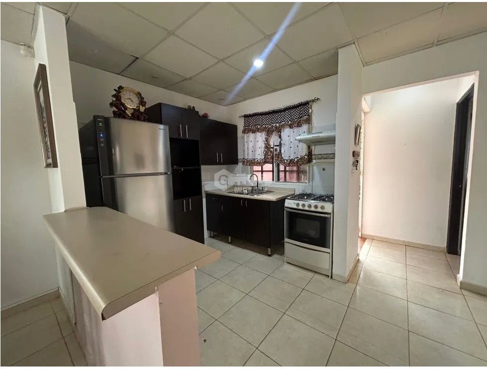 ARRAIJAN / URB. EL EDEN / 180M / 3 HABITACION / 1 PARKING / PATIO