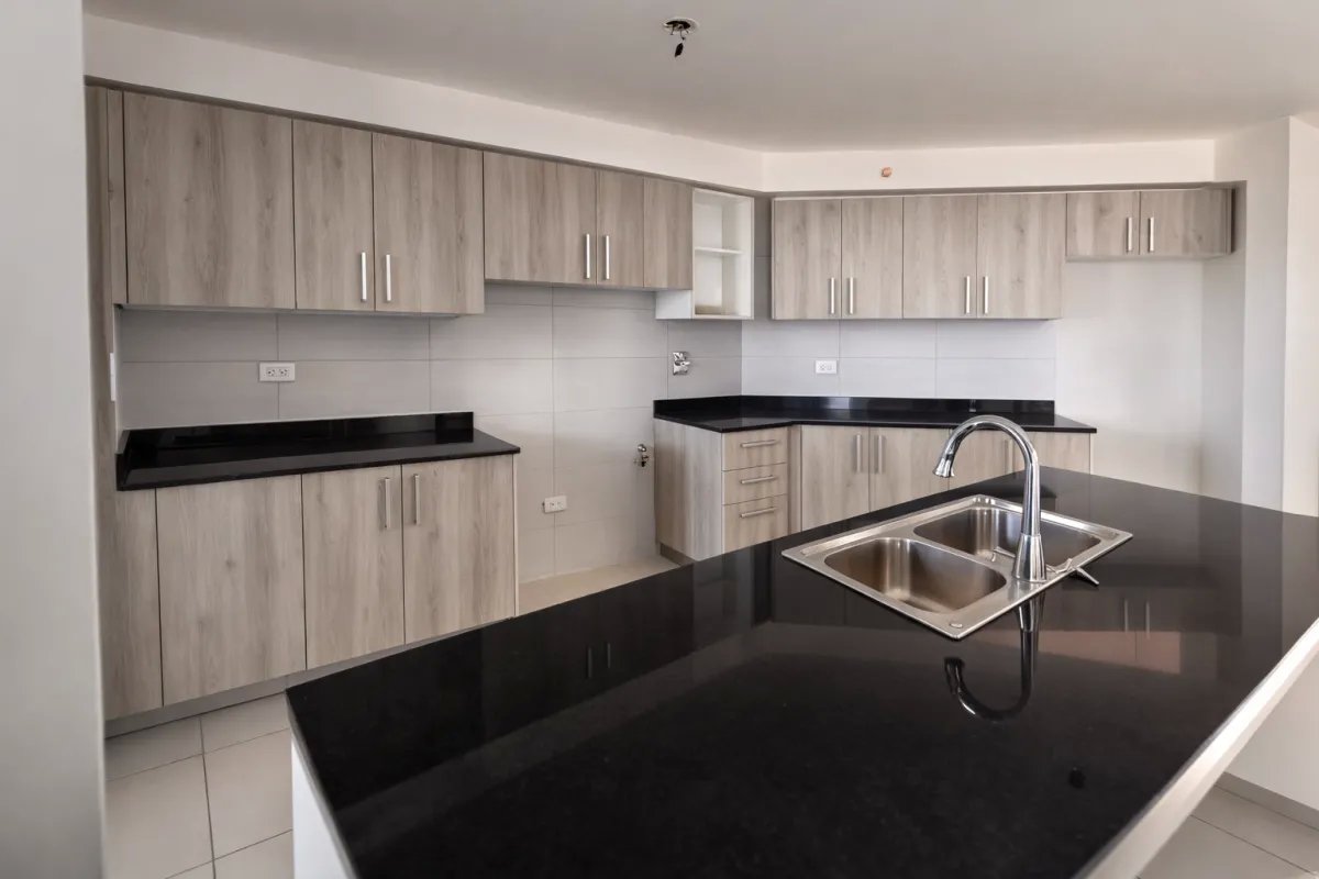 El Cangrejo, Bella Vista, Panama City  Spacious 3-Bedroom Apartment w...