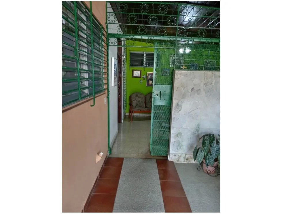 Venta de Casa en Altos de Betania  Lote de Esquina