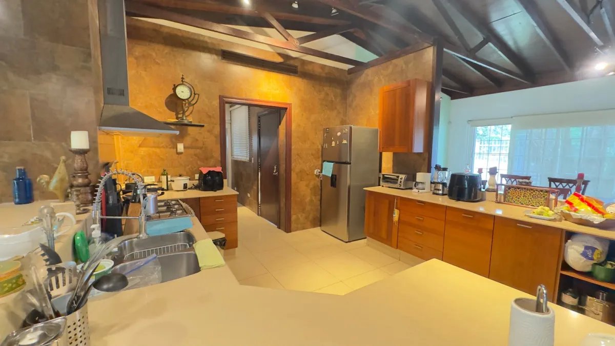 House for Sale in Llanos de Curundú, Ancón