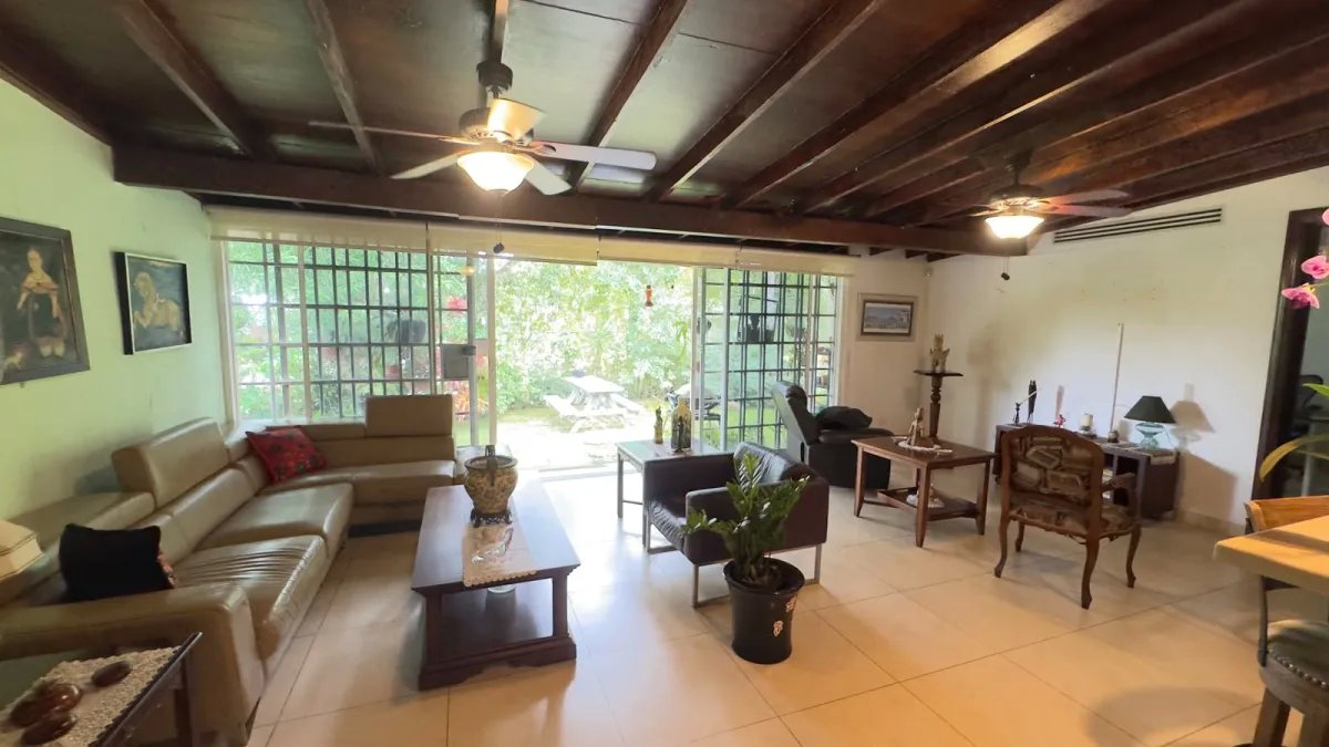 House for Sale in Llanos de Curundú, Ancón