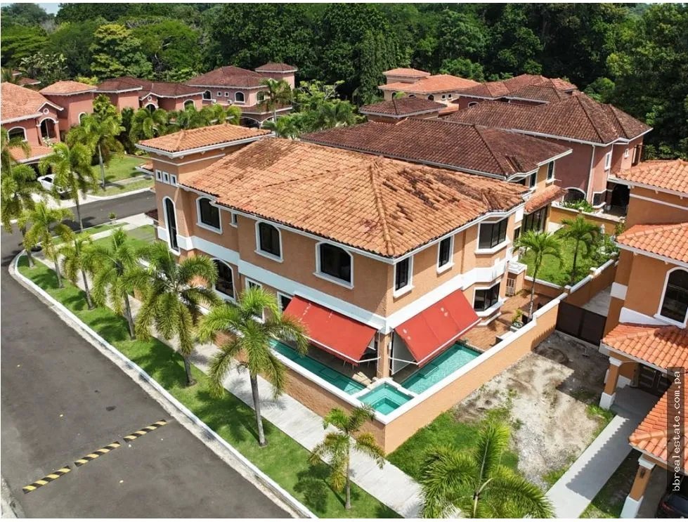 Alquiler de casa en Clayton Village, Clayton