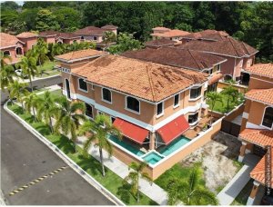 Alquiler de casa en Clayton Village, Clayton