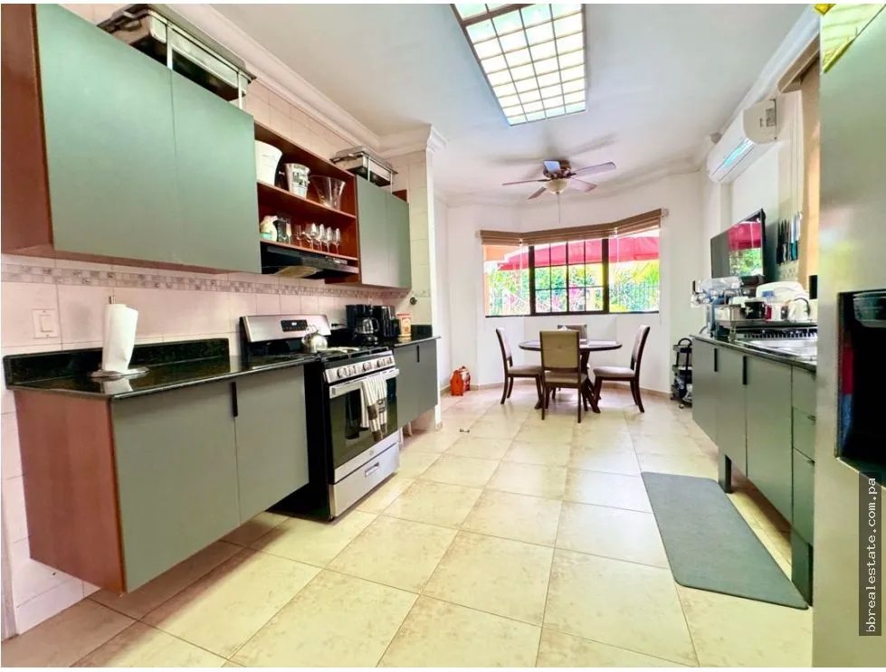 Single Family House for sale in Albrook