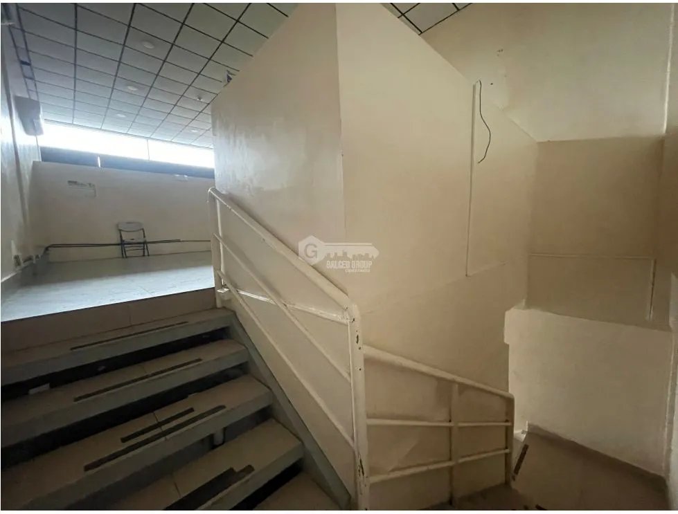 LOCAL COMERCIAL / SAN FRANCISCO / 117M / 2NIVELES / DEPÒSITO / TERRAZA