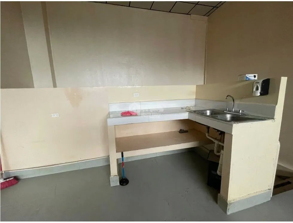 LOCAL COMERCIAL / SAN FRANCISCO / 117M / 2NIVELES / DEPÒSITO / TERRAZA