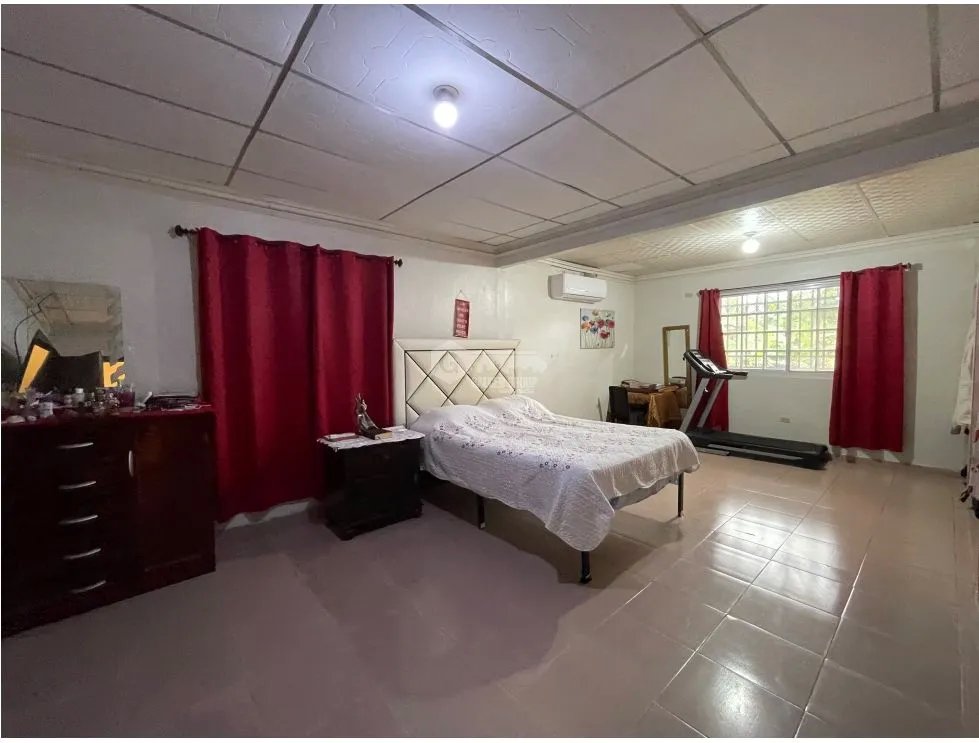 SE VENDE CASA EN COLON BUENA VISTA 800M 4 HABITACIONES Y TERRAZA