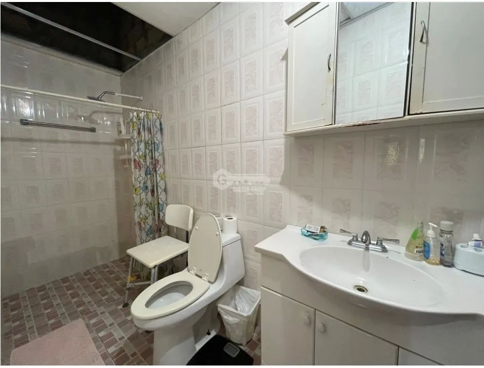 SE VENDE CASA EN COLON BUENA VISTA 800M 4 HABITACIONES Y TERRAZA
